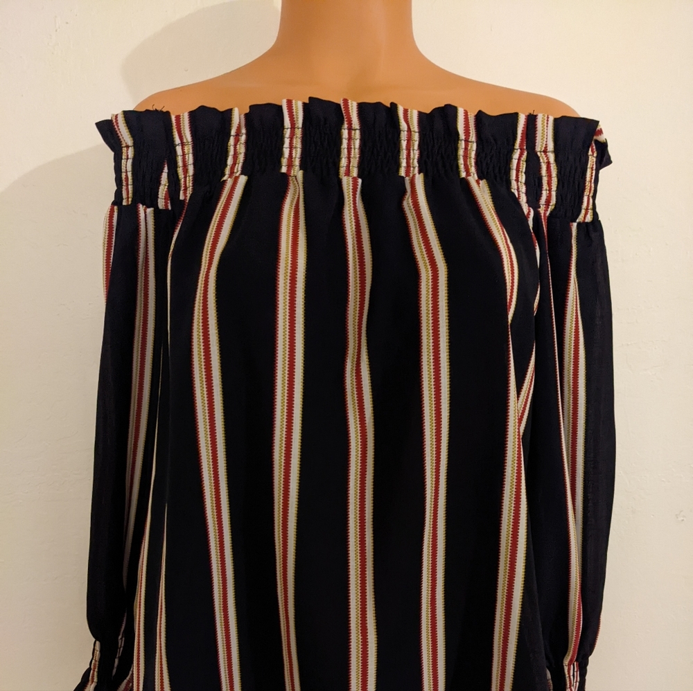 Off shoulder striped top M